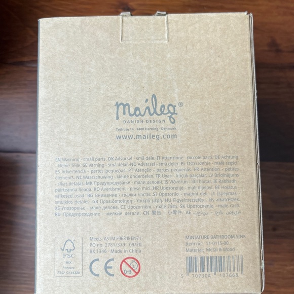 Maileg Miniature Dollhouse Sink - Picture 11 of 13